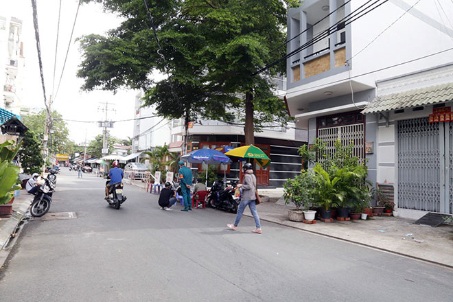 Hẻm 52 Thoại Ngọc Hầu, quận Tân Phú nơi có người tái dương tính COVID-19