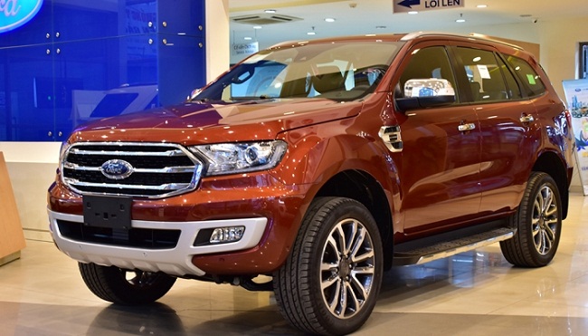 Ford Everest cũng được ưu đãi hàng trăm triệu đồng/xe, tùy phiên bản