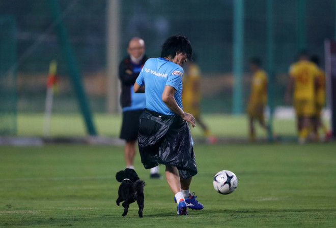 Bác sĩ&nbsp;Choi Ju Young cũng hào hứng tham gia buổi tập luyện của ông Park.