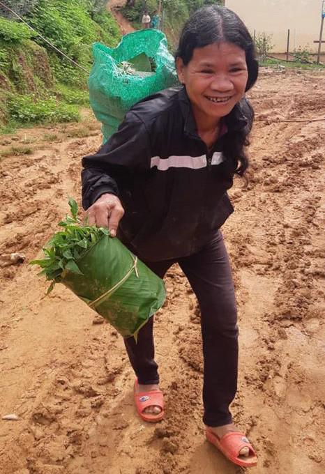 &#34;Rụng tim&#34; với những thức quà bà con huyện nghèo gửi xuống Đà Nẵng - 1