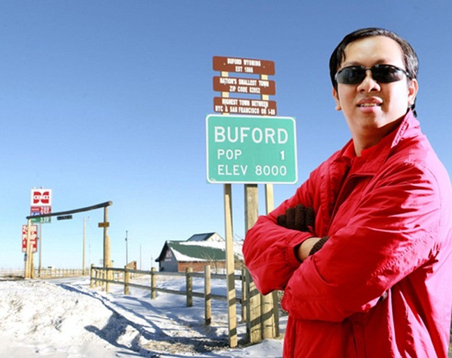 Sau khi mua thị trấn này, ông Phạm Đình Nguyên trở thành thị trưởng của thị trấn. Ngày 3/9/2013, ông chính thức đổi tên Buford thành Phindeli.
