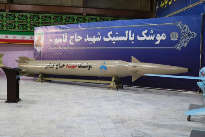 Một loại tên lửa đạn đạo mới của Iran được trình làng hôm 20-8 Ảnh: Bộ Quốc phòng Iran