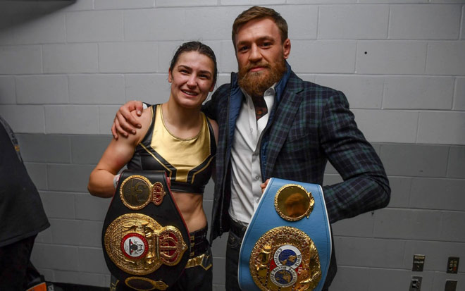 Conor McGregor chia vui với nữ võ sĩ xinh đẹp đồng hương Katie Taylor