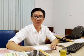 Thầy Đào Tuấn Đạt là giảng viên Vật lý đại cương tại Đại học Bách Khoa Hà Nội, và là hiệu trưởng trường THPT Anhxtanh (Đống Đa, Hà Nội)