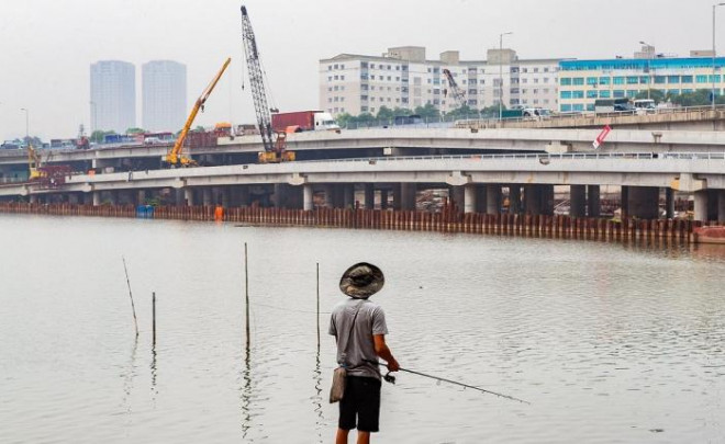 Dự án cầu vượt hồ Linh Đàm khi đưa vào khai thác kỳ vọng sẽ kéo giảm ùn tắc trên đường Nguyễn Hữu Thọ và đoạn đường Giải Phóng - Nước Ngầm, giúp quá trình đi lại của người dân ra cửa ngõ phía Nam thành phố được thuận lợi, thông suốt hơn.