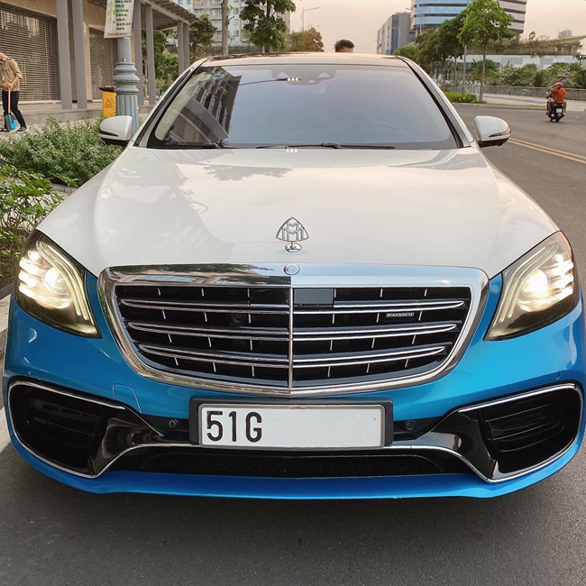 Tháng 2 năm nay, sau hơn 1 năm mua chiếc xe siêu sang Mercedes-Maybach S450 có giá hơn 7 tỷ đồng về sử dụng, Diệp Lâm Anh&nbsp;đã rao bán lại xe này với mức giá 6,8 tỷ đồng cùng lời hứa sẽ tặng túi hiệu Chanel.
