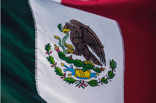 Apple có thể chuyển nhà máy sản xuất iPhone sang Mexico.