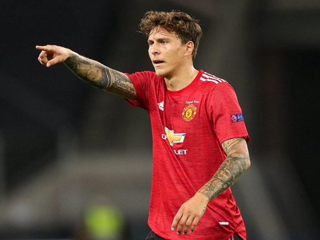 Victor Lindelof hóa "hiệp sĩ đường phố"