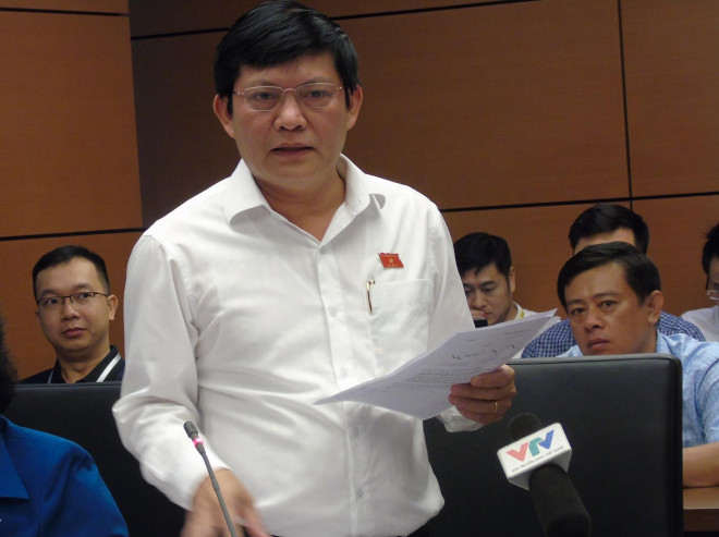 ĐBQH Phạm Phú Quốc phát biểu tại thảo luận tổ ở Đoàn đại biểu Quốc hội TP HCM - Ảnh: Văn Duẩn