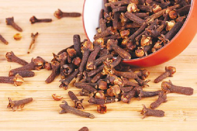 Tán nhỏ đinh hương, sao vàng lên