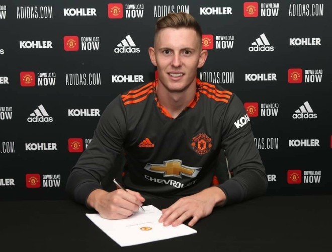 Dean Henderson ký hợp đồng mới