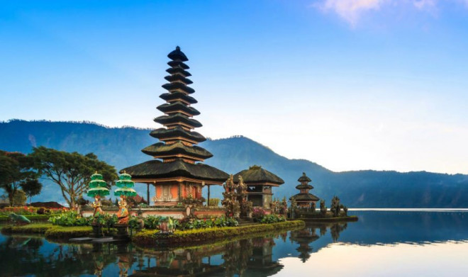 Đền Ulun Danu - một trong những ngôi đền đẹp nhất thuộc đảo Bali. Ảnh: naocungdi