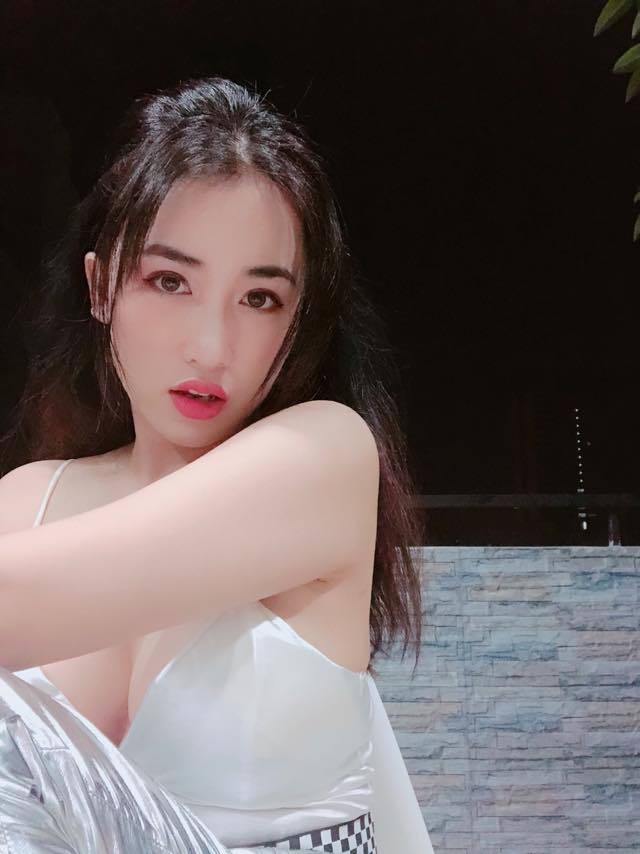 Nữ DJ sexy nhất VN lộ nhan sắc khó nhận ra trên sóng truyền hình - 4