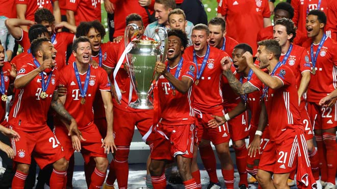 Coman nâng cúp vô địch Champions League mùa giải 2019/20 cùng Bayern Munich