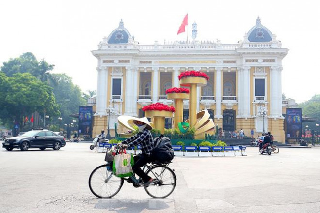 Nhà hát lớn Hà Nội đẹp nhẹ nhàng trong ngày Quốc khánh.