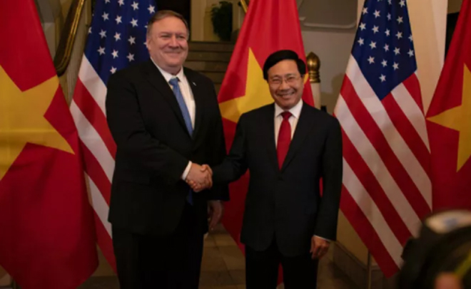 Ngoại trưởng Mỹ Michael R. Pompeo và Phó Thủ tướng, Bộ trưởng Ngoại giao Phạm Bình Minh - Ảnh: Đại sứ quán Mỹ