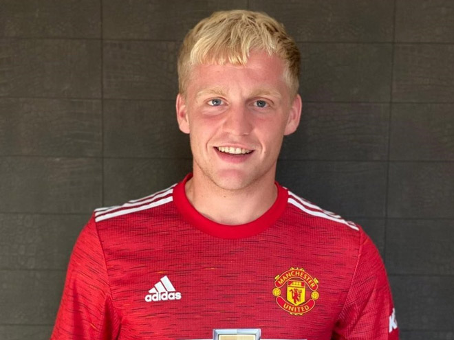 Donny Van De Beek là bản hợp đồng đầu tiên của MU trong mùa hè 2020