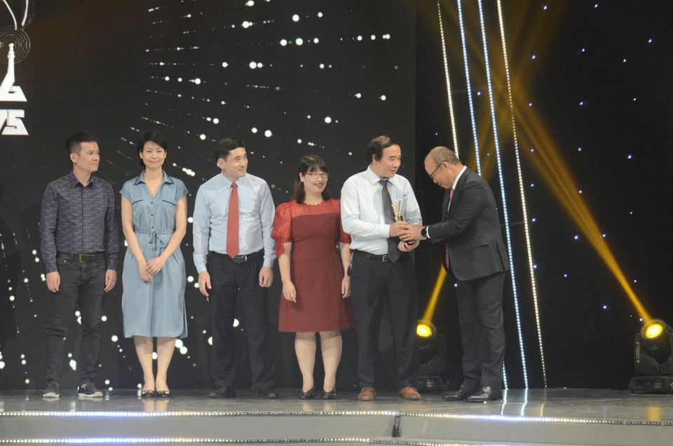 MC “mặn” nhất đài truyền hình nhận giải VTV Awards - 7