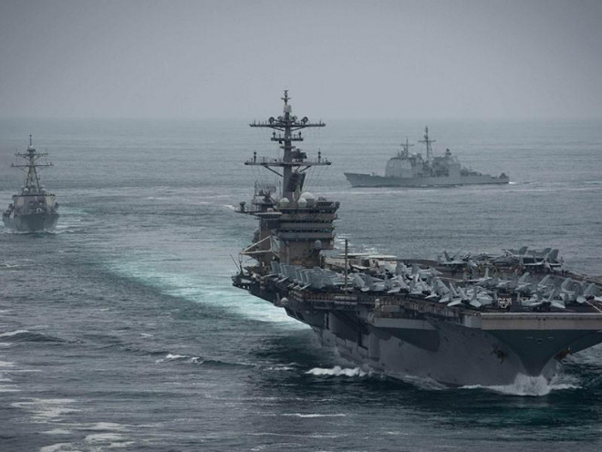 Nhóm tác chiến tàu sân bay USS Theodore Roosevelt của hải quân Mỹ tập trận trên Biển Đông vào tháng 7-2020. Ảnh: REUTERS