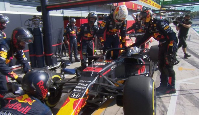 Verstappen lần đầu tiên bỏ cuộc trong mùa giải này