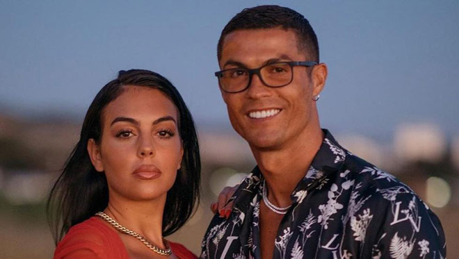 Cặp đôi Georgina và Ronaldo đã đính hôn nhưng chưa muốn kết hôn sớm