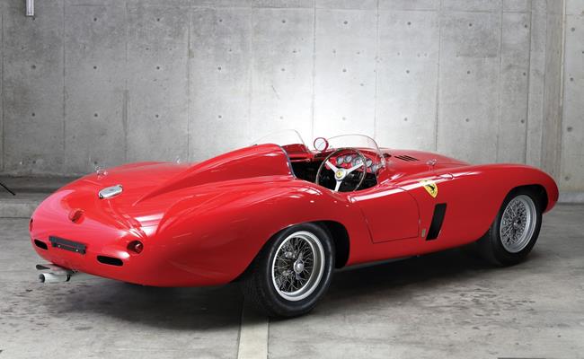 Chiếc Ferrari 750 Monza này đã được bán với giá 3.375 triệu Euro (tương đương 4 triệu USD, khoảng 92 tỷ đồng) tại một cuộc đấu giá của RM Sotheby tại Ý.
