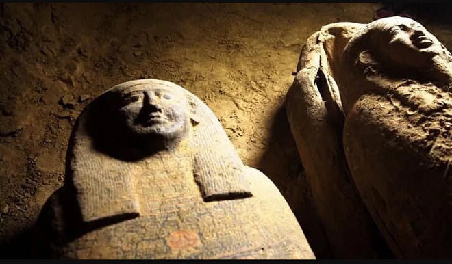 Các nhà khảo cổ Ai Cập chưa rõ danh tính những người được chôn cất bên trong quan tài.