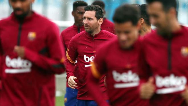 Messi hết bị cô lập và được trở lại tập cùng các đồng đội ở Barca sáng 9/9