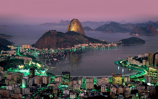 Ngày nay, cảng Rio de Janeiro là một trong những địa điểm nổi tiếng nhất ở Brazil.
