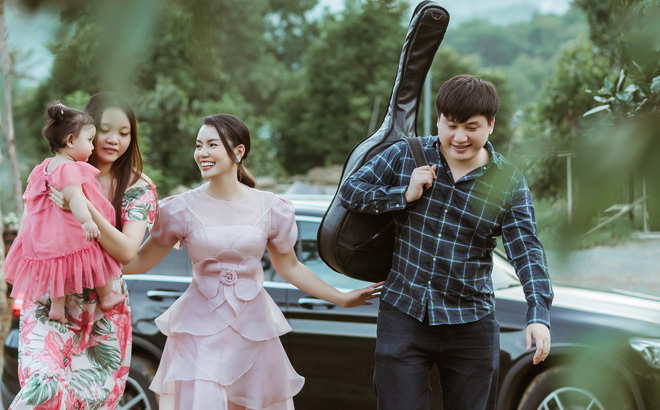 Đây là lần đầu tiên nữ ca sĩ công khai hình ảnh ông xã Tô Minh Đức