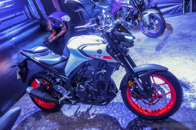 2020 Yamaha MT-25 ra mắt, kiểu chồm lỡ cực mạnh - 5