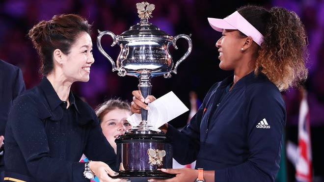 Naomi Osaka giờ đây đã hơn Li Na 1 Grand Slam và trở thành tay vợt châu Á giành được nhiều Grand Slam nhất lịch sử