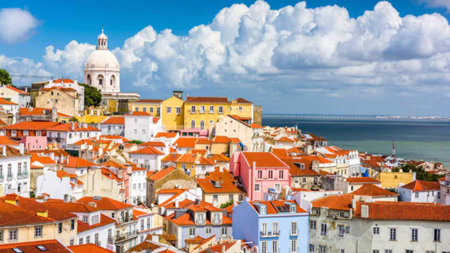 Bồ Đào Nha: Sau khi được thêm vào danh sách hành lang du lịch của Vương quốc Anh, du khách đến đây sẽ nhận được nhiều ưu đãi như giảm giá khi đặt phòng.
