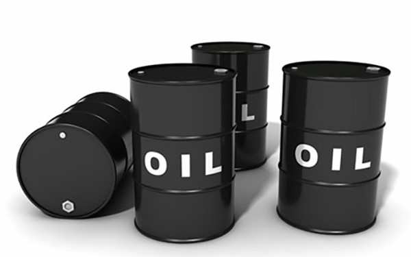 Giá dầu giảm trước nhiều áp lực