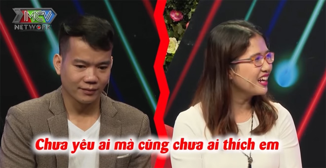 Chàng giám đốc mang cả nhẫn vàng quỳ gối tỏ tình với cô gái &#34;chưa một lần yêu ai&#34; - 3