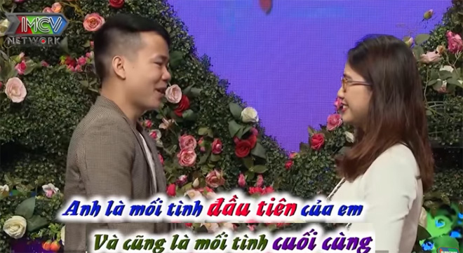 Chàng giám đốc mang cả nhẫn vàng quỳ gối tỏ tình với cô gái &#34;chưa một lần yêu ai&#34; - 8