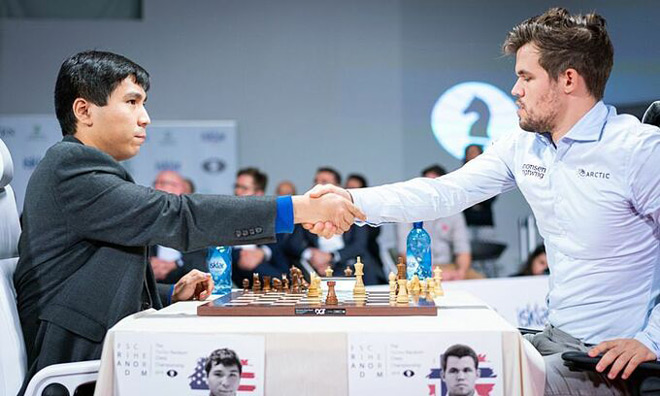 Wesley So hạ Vua cờ Carlsen sau 28 nước tại ván 5 giải&nbsp;Chess960 kết thúc ngày 14/9