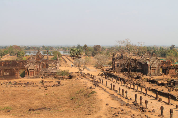 Wat Phu (Vat Phou), một quần thể di tích nhỏ của người Khmer ở ​​Lào (gần biên giới với Campuchia), là điểm dừng chân xứng đáng. Dưới đây là một cái nhìn nhanh về những gì di tích lịch sử này mang lại.