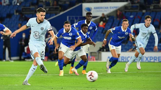 Jorginho đá phạt đền thành công, mở ra chiến thắng cho Chelsea