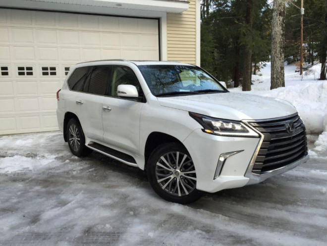 Tổng quan ngoại thất Lexus 570 hiện có giá dao động 8 - 10 tỷ đồng.