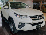 Tin tức ô tô - Toyota Fortuner thế hệ cũ được các đại lý đồng loạt giảm giá để dọn kho