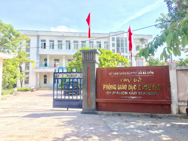 Trụ sở Phòng Giáo dục và Đào tạo thị xã Ba Đồn (Quảng Bình) là nơi ông Minh đương chức.