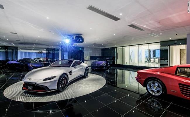 Đây là garage nằm trong dinh thự có giá 45 triệu USD (1.037 tỷ đồng) ở Beverly Hills.
