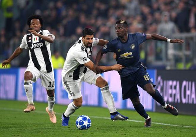 Khedira từng cùng Juventus đối đầu MU ở vòng bảng Champions League