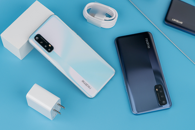 Đầu tháng 9 vừa qua, Realme đã giới thiệu Realme 7 tại thị trường Ấn Độ. Mới đây, Realme cho biết họ cũng sẽ giới thiệu smartphone này tại Việt Nam vào ngày 21/9, cùng với người anh em Realme 7 Pro.
