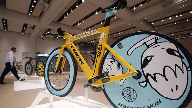4. Trek Yoshimoto Nara Speed: Ít ai ngờ chiếc xe đạp Trek Yoshimoto Nara Speed với những họa tiết hoạt hình có giá bán tới 200.000 USD (4,6 tỷ đồng)
