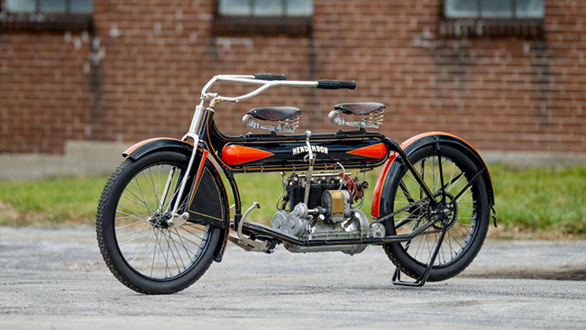 Henderson 4 1912 là một trong 6 chiếc xe được sản xuất năm đó. Với việc giữ được độ nguyên bản, chiếc xe được bán với giá 205.000 USD

