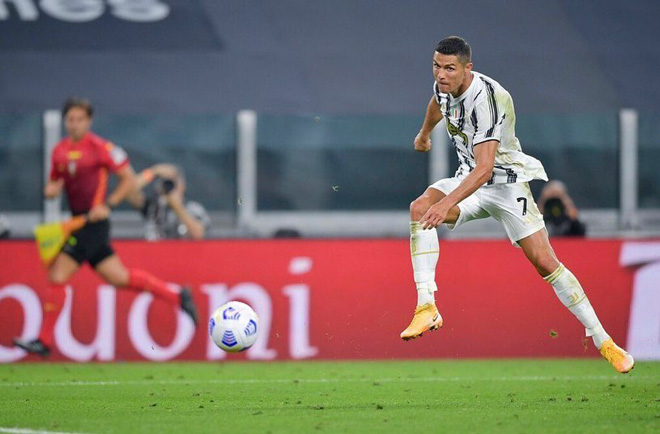 Ronaldo "thông nòng" ngay ngày mở màn của Serie A