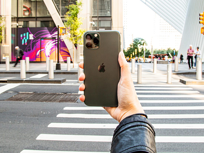 Lần đầu tiên, iPhone được tích hợp tới 3 camera sau.