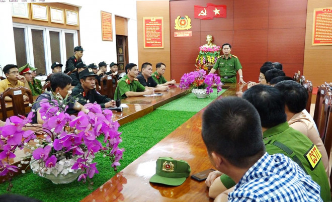 Đại tá Nguyễn Tiến Hoàng Anh – Phó Giám đốc Công an tỉnh Quảng Bình, Trưởng Ban chuyên án chỉ đạo các lực lượng tham gia phá án.